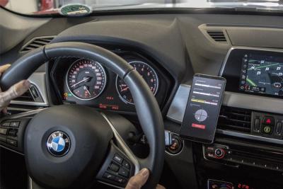 PedalBox App: Sport-Instrumente im BMW-Cockpit