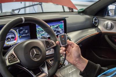Mercedes mit besserer Beschleunigung mit der PedalBox Pro