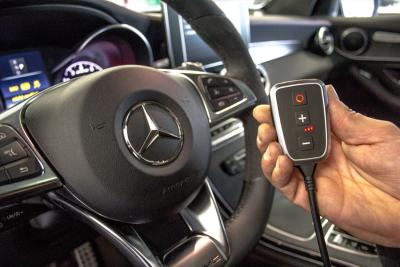 PedalBox<sup>+</sup>: Bessere Beschleunigung f&uuml;r den Mercedes