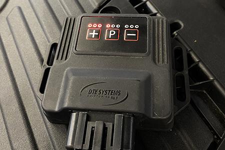 Race chip PowerControl X mit Smartphone-Steuerung für den Jeep Renegade