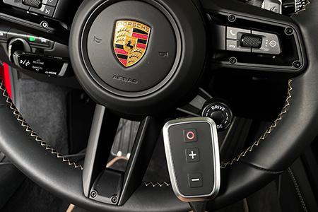 The throttle response controller PedalBox for better acceleration in your Porsche 911 Carrera GTS
