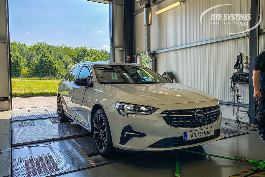 Opel Insignia B: 1.8 seconds faster on the road