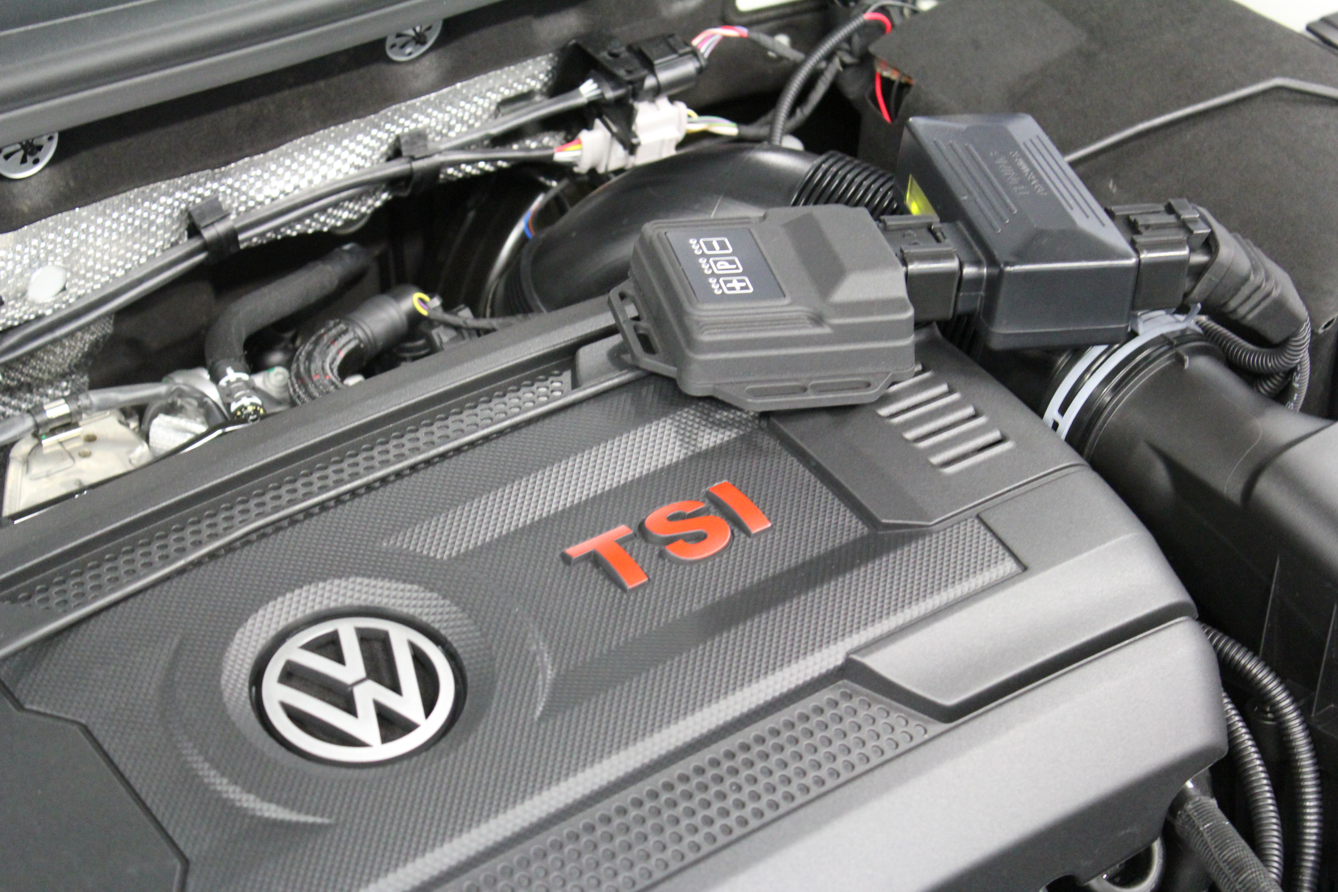 La reprogramacion de vehículos VW Caddy III 2k 2.0 TDI 4 Motion 81kw 110ps tuning Power Box 